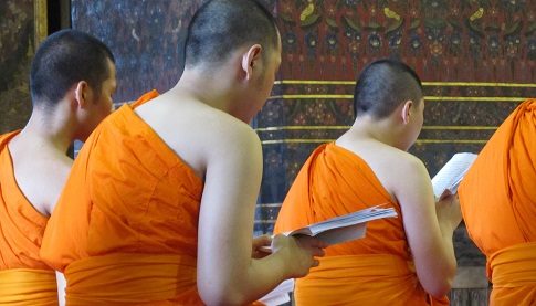 Une ceremonie boudhique a Luangprabang Tamtours
