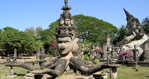 Jardin du boudha a Vientiane 02 Tamtours