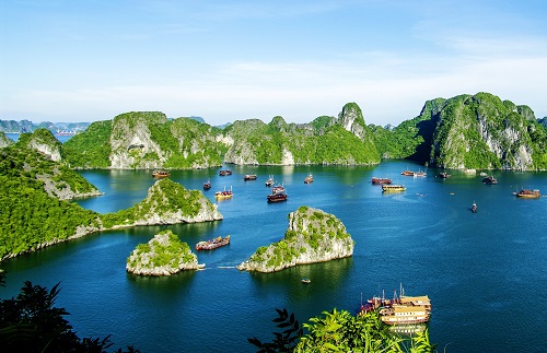Vue de lIle Titop sur la baie dHalong Tamtours